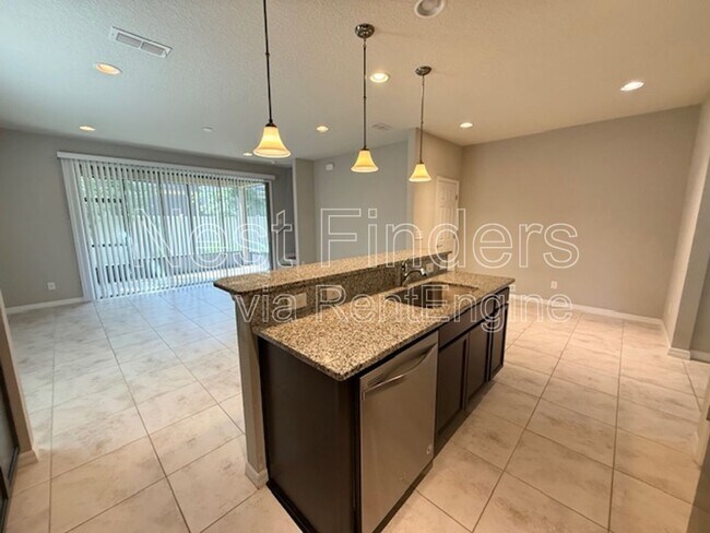 Building Photo - 7028 Buroak Ct
