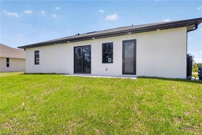 Building Photo - 1213 Dodwin St E
