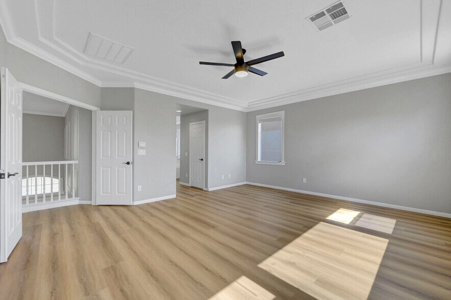 Building Photo - 11013 Mount Royal Ave