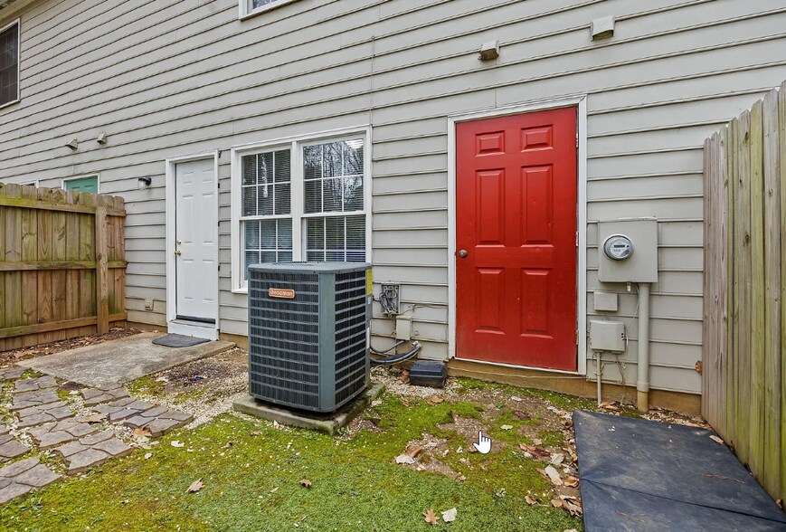 Building Photo - 831 Dalewood Dr