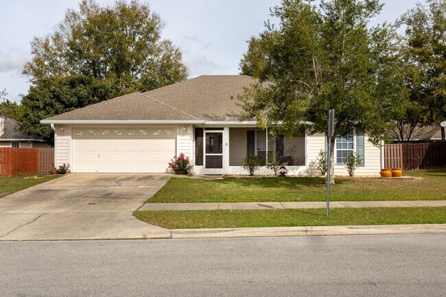 Primary Photo - Sub-Lease - Great Home in New Town 1894 lo...