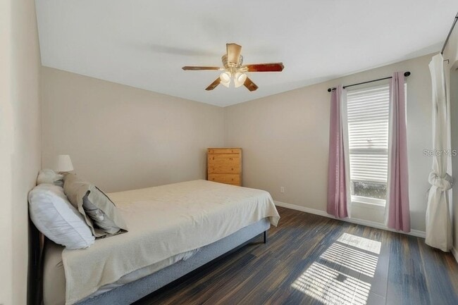 Building Photo - 512 Orange Dr