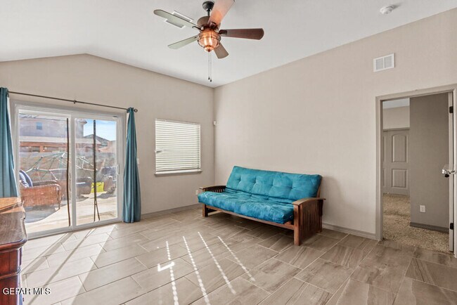 Building Photo - 13960 Lago Vista Ave