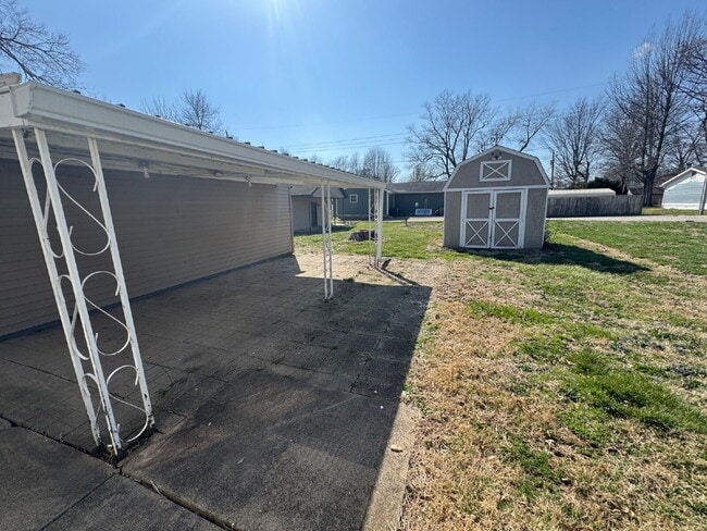 Building Photo - “Room to Grow!” — Spacious 3 Bed + Bonus Rooms in Pawnee