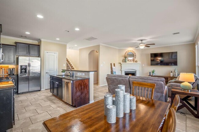 Building Photo - 23719 Lucas Creek Dr