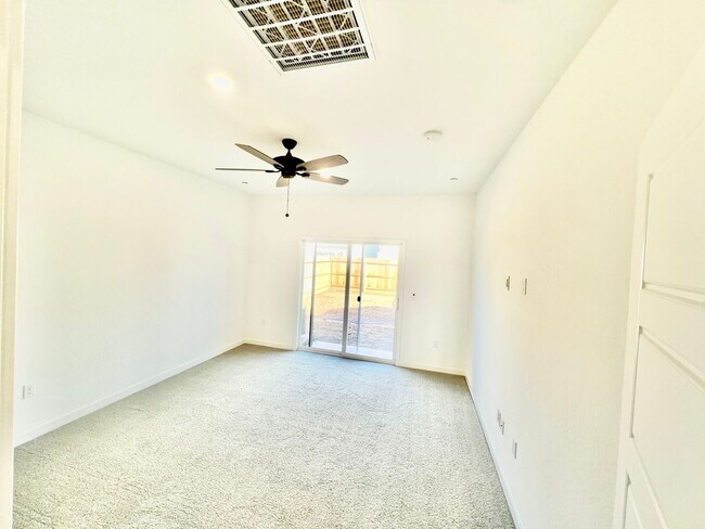Building Photo - Charming 3-Bedroom Single Story Home for Rent