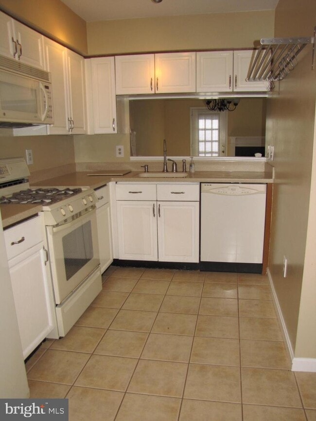 Building Photo - 7527 Chrisland Cove