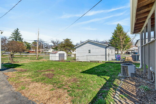 Building Photo - 9625 Theodosia Ave