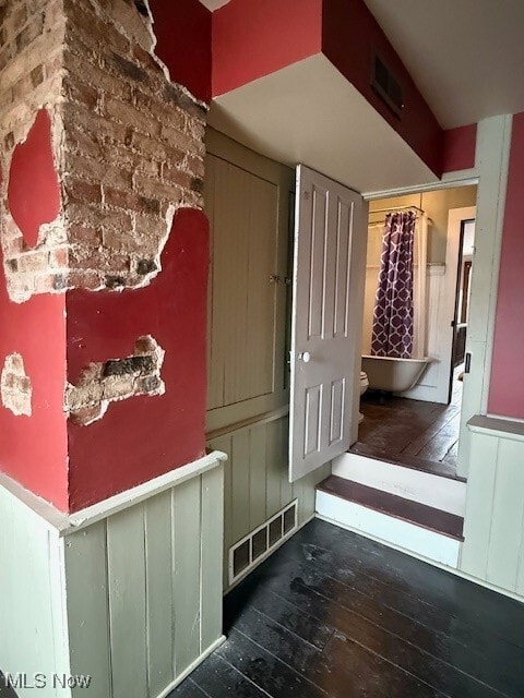 Building Photo - 208 N Clay St