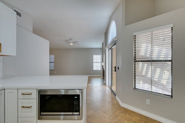 Building Photo - Stunning fully remodeled single-story home