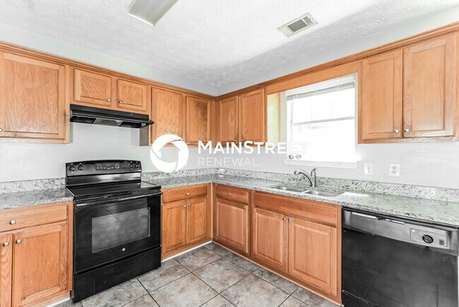 Building Photo - 3 Bedroom Pet-Friendly Home in Covington, GA with Main Street Renewal