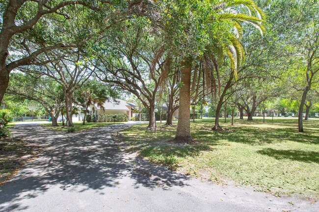 Building Photo - 6255 SW 99th Terrace