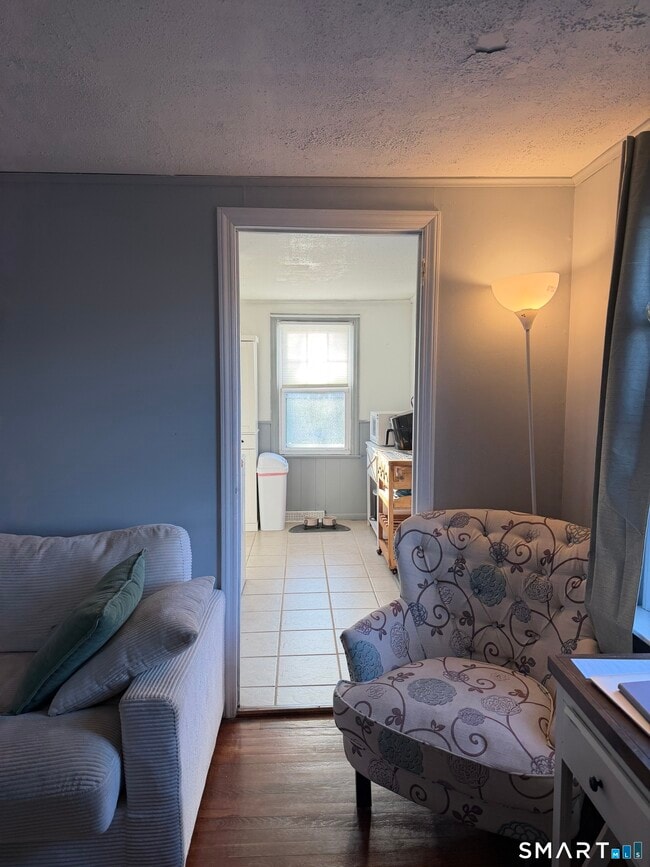 Building Photo - 197 Robert Treat Pkwy