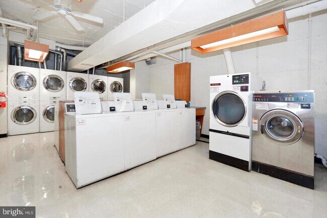 Building Photo - 1545 18th St NW