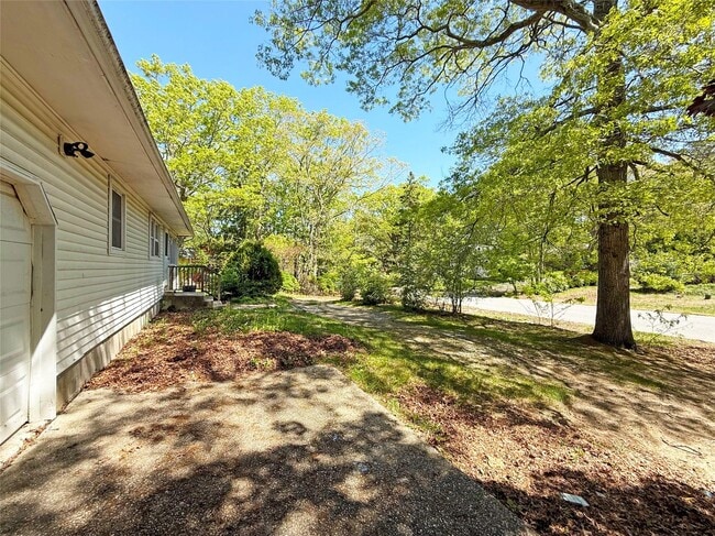 Building Photo - 25 Brookhaven Ave