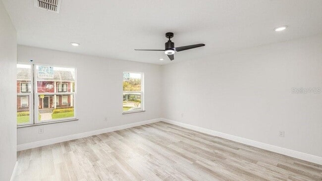 Building Photo - 1414 E Harding St