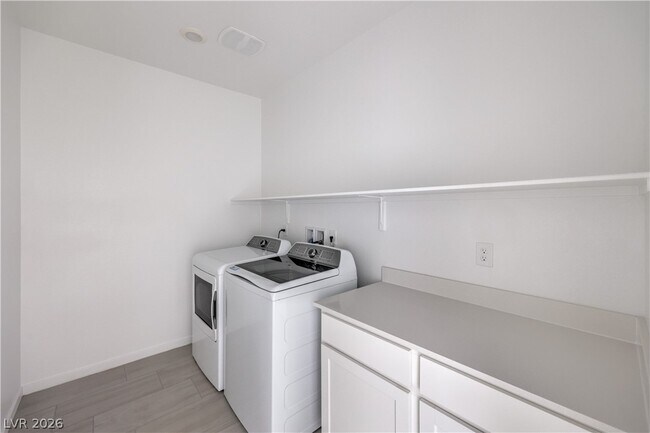 Building Photo - 11804 Waterbird Ave