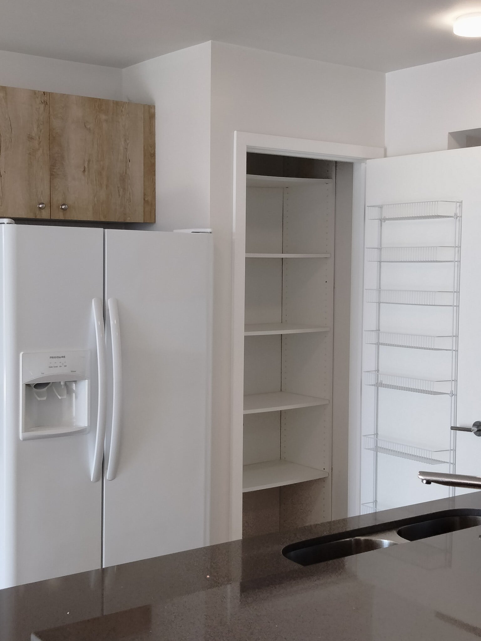 Building Photo - 5040 Santa Monica Ave