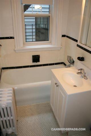 Primary Photo - 21 Wendell St