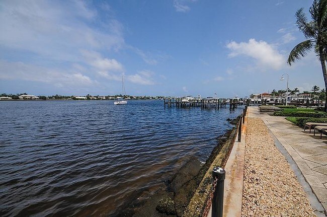 Building Photo - 160 Yacht Club Way
