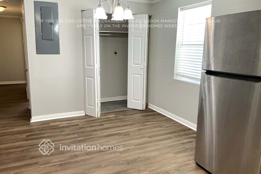 Building Photo - 606 College Mound Rd