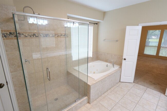 Building Photo - 22719 Sierra Lake Ct