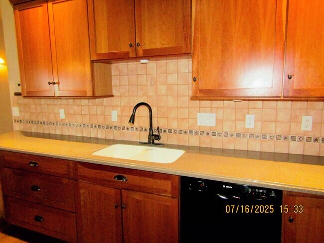 Building Photo - 1417 Fir Ct