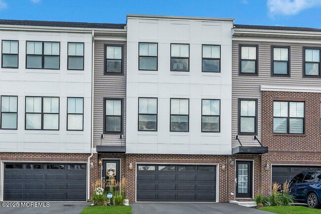 Primary Photo - 63 Bataan Ave