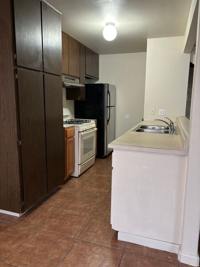 Building Photo - 2BR/1BA Condo for rent near town!!!