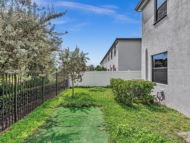 Building Photo - 20381 NW 4th Ave