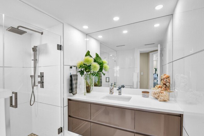 Building Photo - 550 S Ocean Blvd