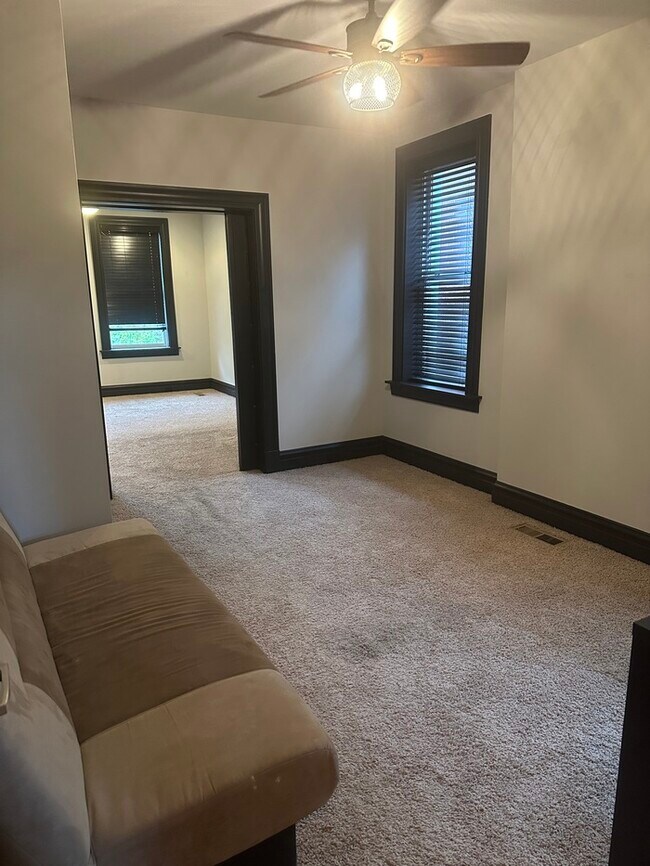 Building Photo - Wonderful 3bedroom 2 Bath Townhome In South City