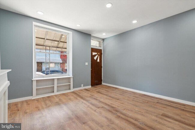 Primary Photo - 2523 W Montgomery Ave