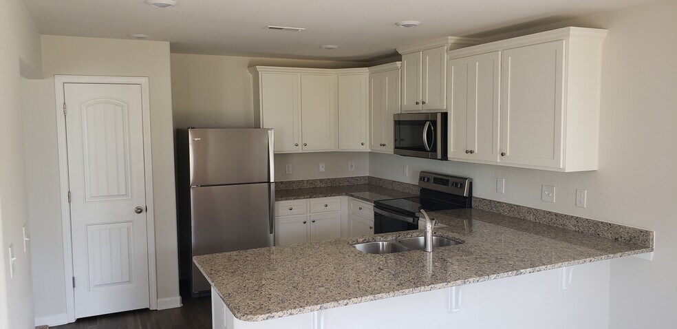 Building Photo - 5 Hazelburn Ct