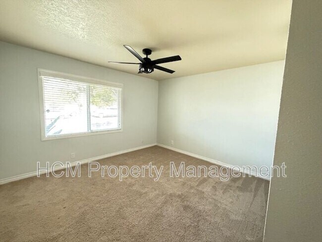 Building Photo - 928 E Meats Ave