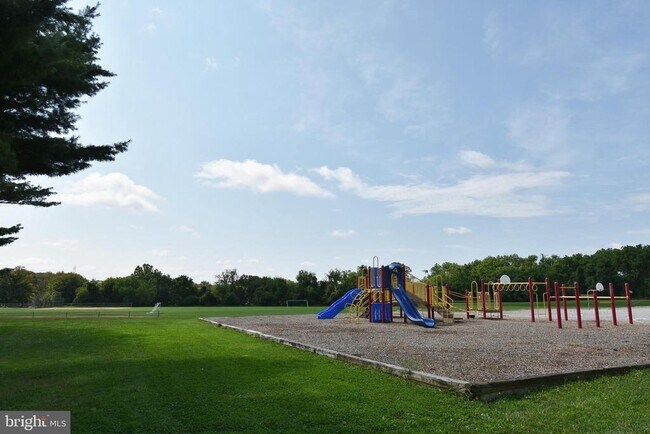 Building Photo - 6017 Majors Ln