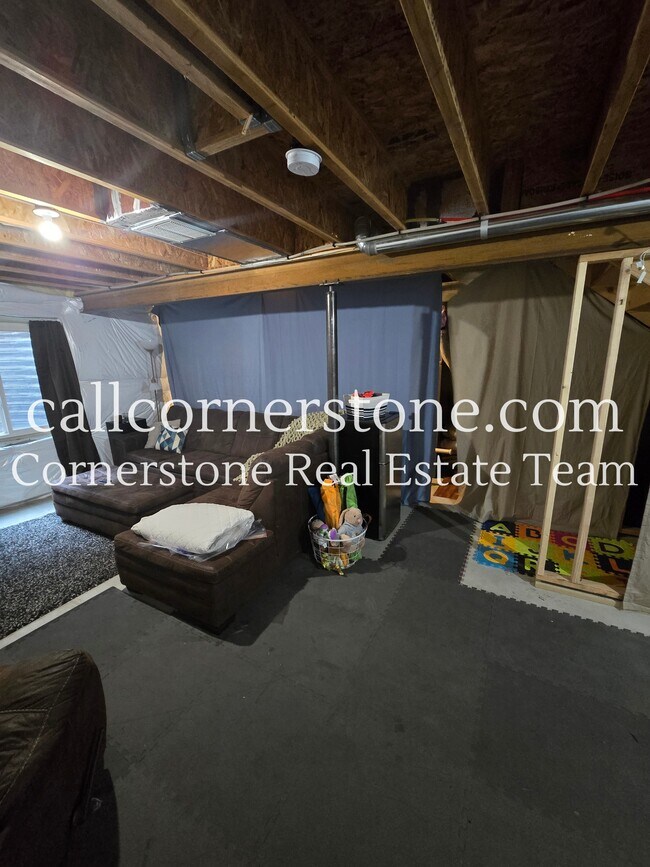 Building Photo - 8366 Hardwood Cir