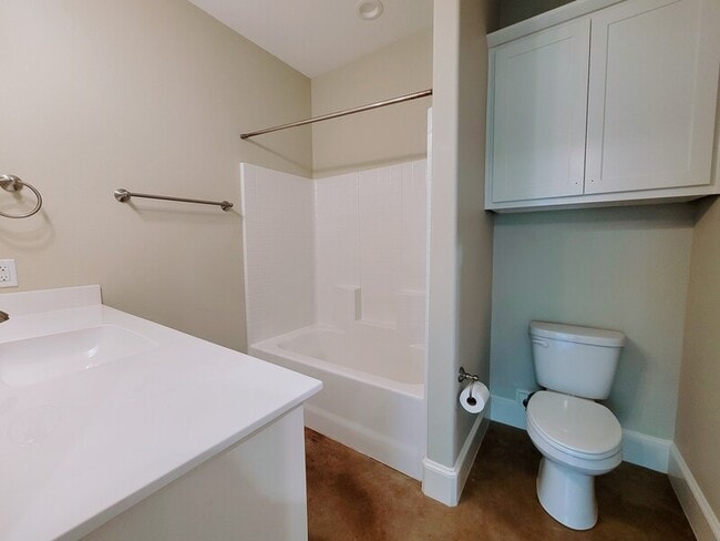 Building Photo - 429 Brentwood Dr