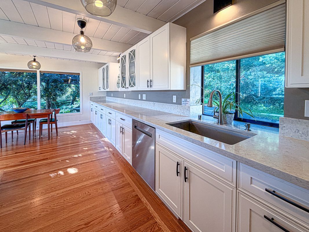 Building Photo - 1560 Ronne Dr