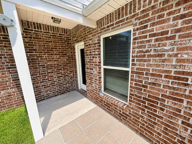 Building Photo - 13870 Maddie Cir