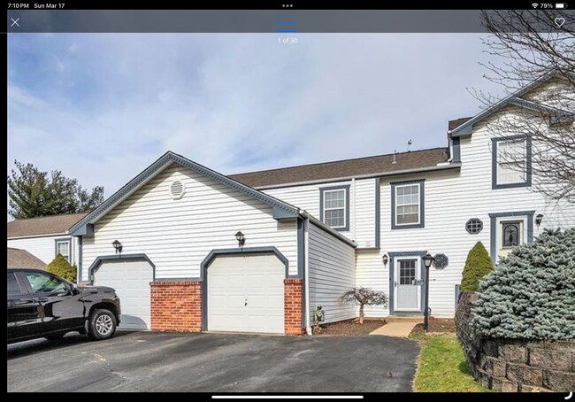 Building Photo - 1409 Yorktown Dr