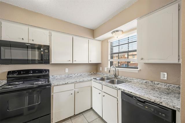 Building Photo - 1006 Bland Dr