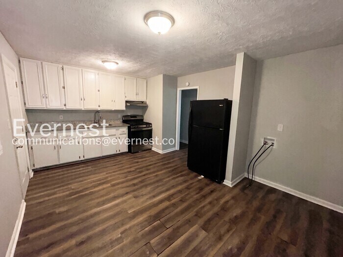 Building Photo - 4435 Lincolndale Dr
