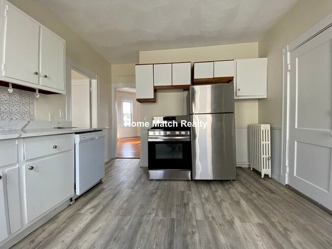 Building Photo - 14 Belknap St