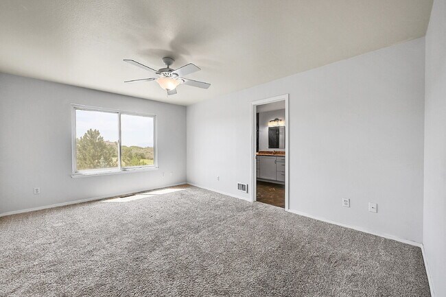 Building Photo - $2,995, 4 bed, 3.5 bath, located in Monume...
