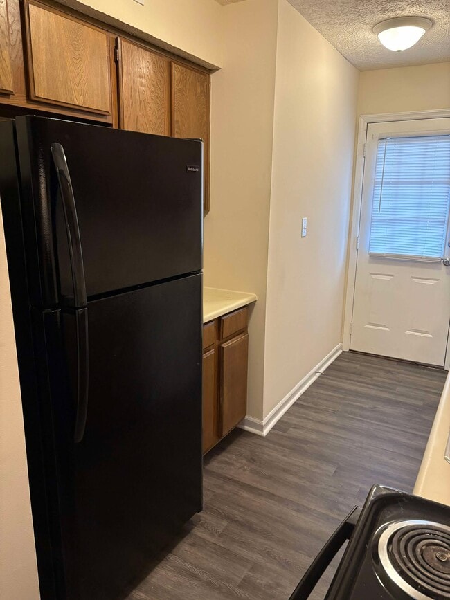 Building Photo - 1301 Kenilwood Way