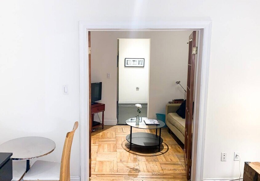 Building Photo - 405 E 61st St