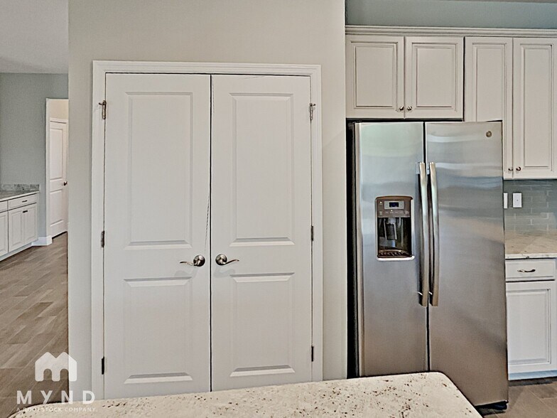 Building Photo - 11306 Emerald Shore Dr