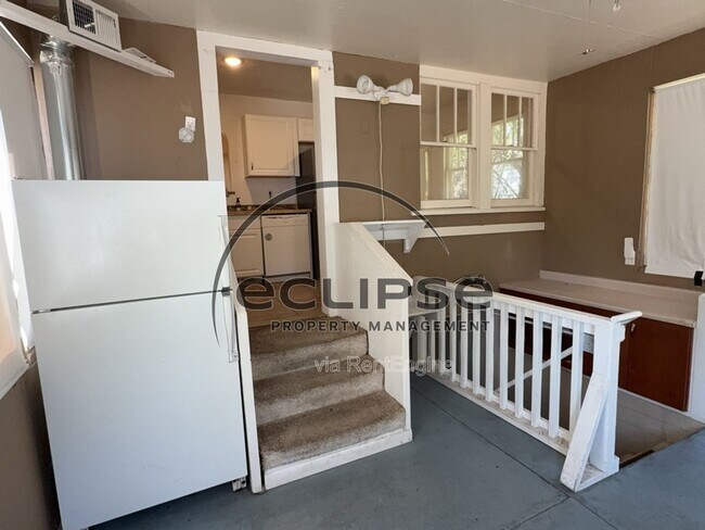 Building Photo - 1250 Orchard Ave