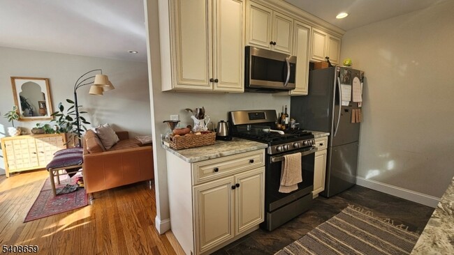 Building Photo - 201 Vail St